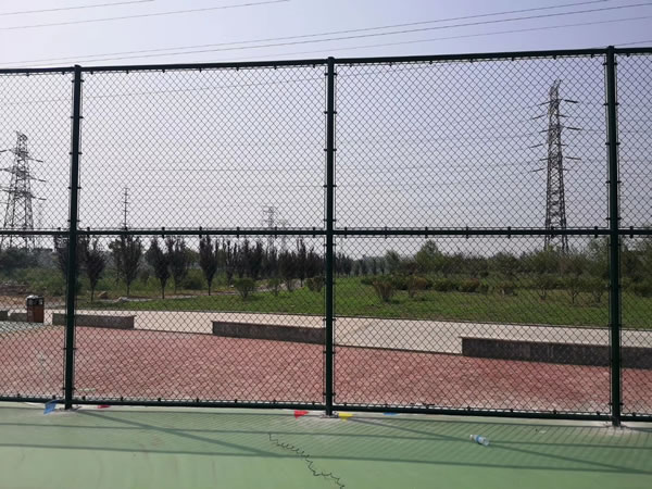 网球场围栏网图片
