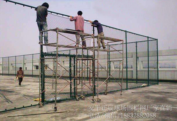 篮球场地围栏网图片